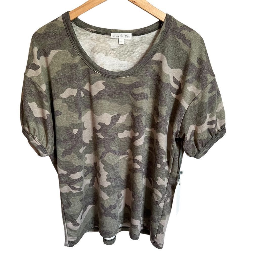 NWT Stitch Fix Nine Britton Short Puff Sleeve Camo Tee Top size Medium Pullover